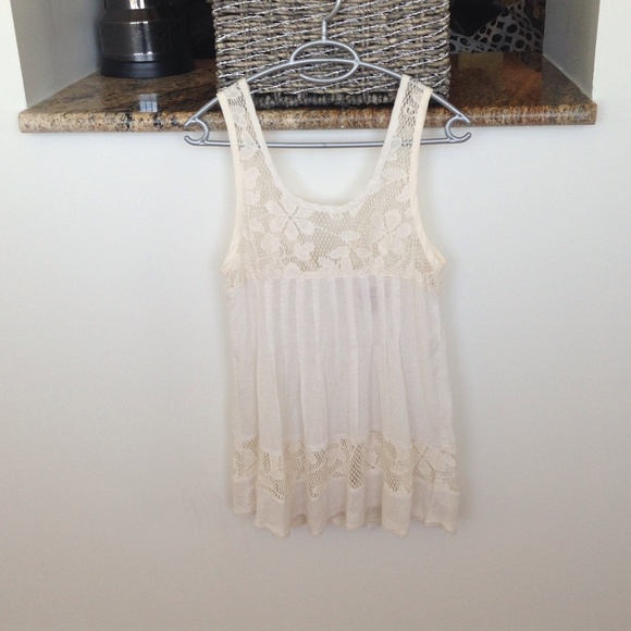 Free People Tops - ⚡️Boho open back Free People crochet tank