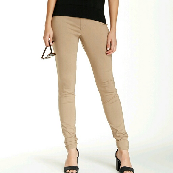 Hue Skinny Leggings in Beige