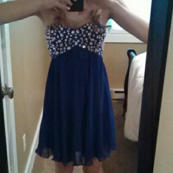 Dress prom/homecoming - Picture 1 of 3