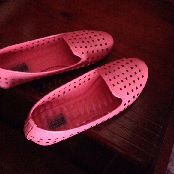 Pink flats
