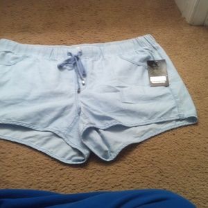 Shorts 1x run bigger so maybe a2x