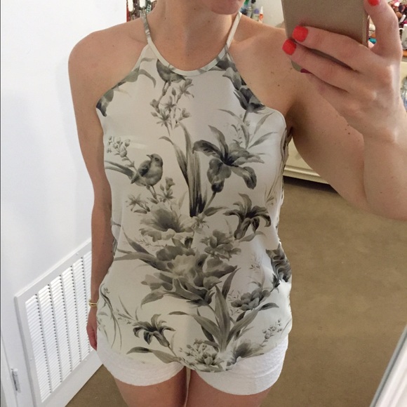 Beautiful Loft top - Picture 2 of 3