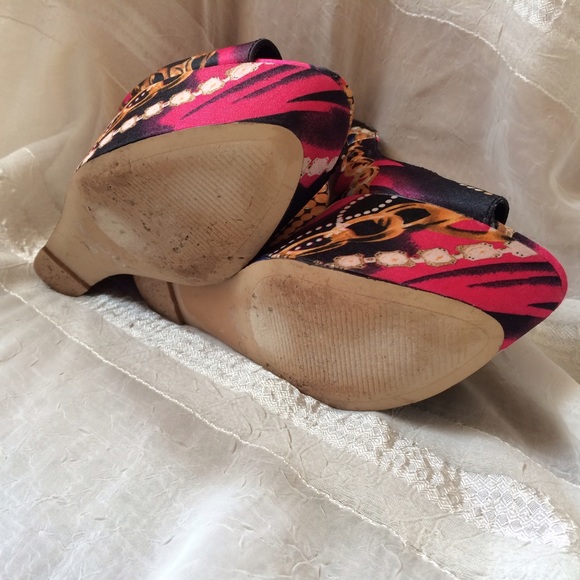 🎉HOST PICK 6/20🎉 Aldo Satin Multicolored Heels - Picture 4 of 4