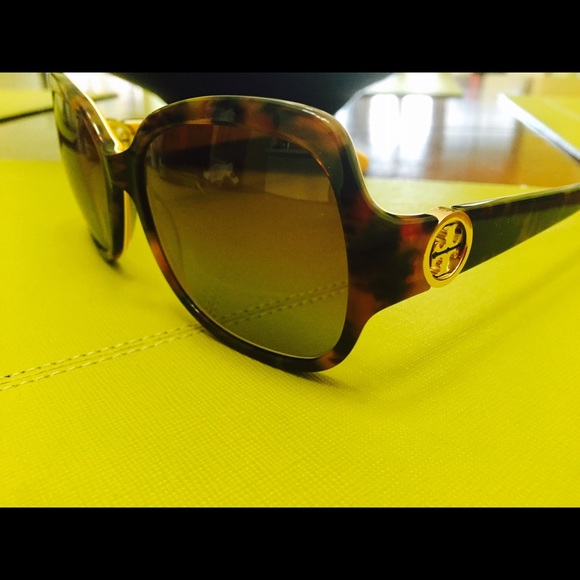 BRAND NEW TORY BURCH SUNGLASSES main image 4