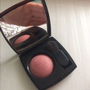 Chanel blush