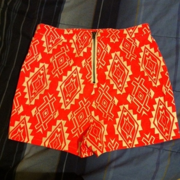 High waisted shorts - Picture 2 of 2