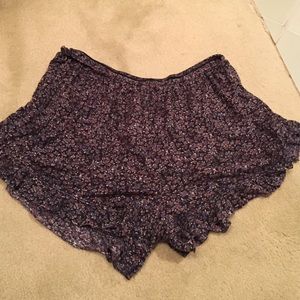 Floral Brandy Melville ruffle shorts, soo soft!
