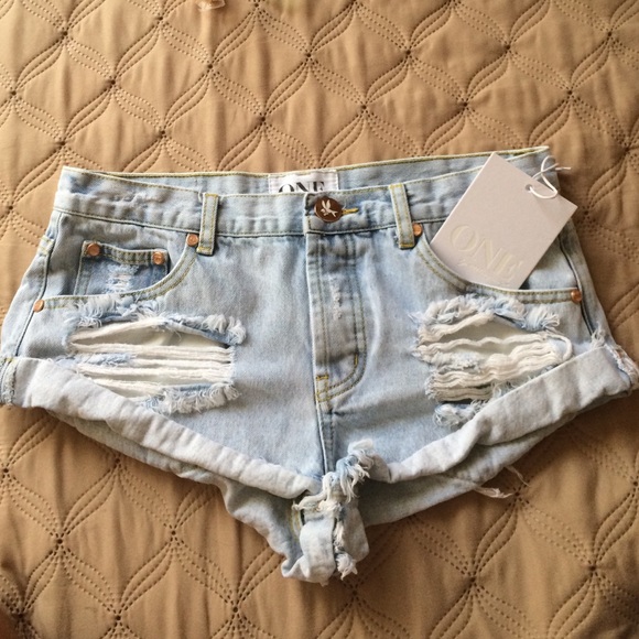 🌸SOLD🌸 One teaspoon bandits shorts NWT - Picture 1 of 3