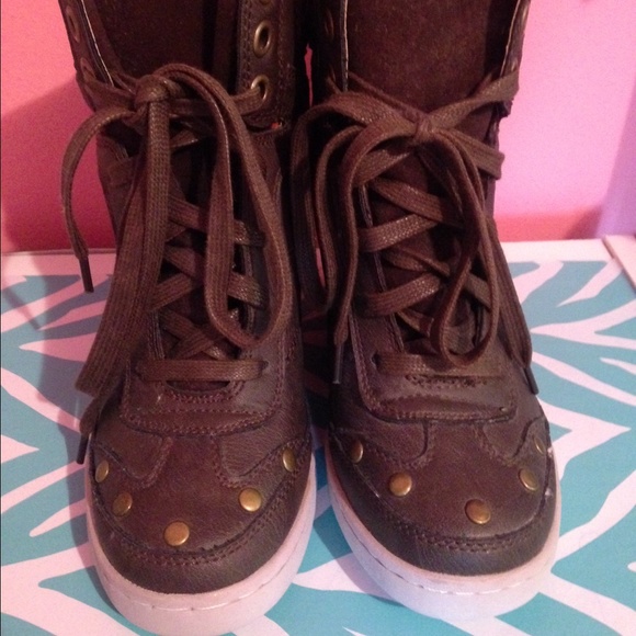 Report Shoes - High top sneaker wedge