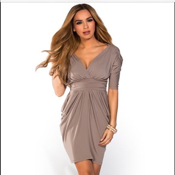 Price Drop ✨Plunging neck line dress 👑