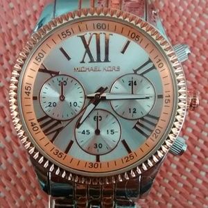 NEW Michael Kors watch ......PRICE REDUCTION