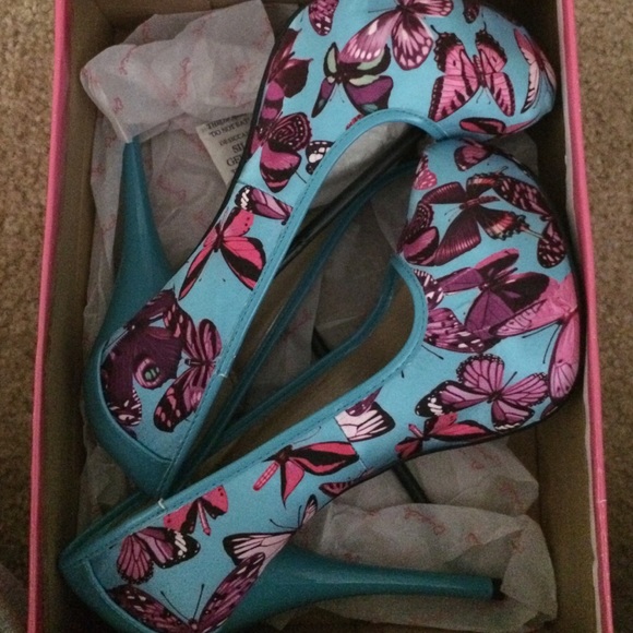 Turquoise heels with purple butterflies