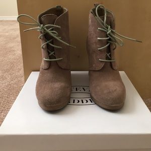 SteveMadden taupe sued color P-Danni wedge booties