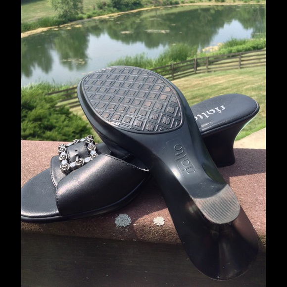 🌻Black Embellished Buckle Leather Rialto Sandals - Picture 4 of 4
