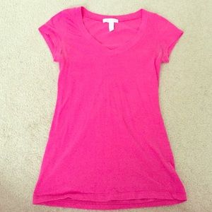 Pink t-shirt with a v-neck!