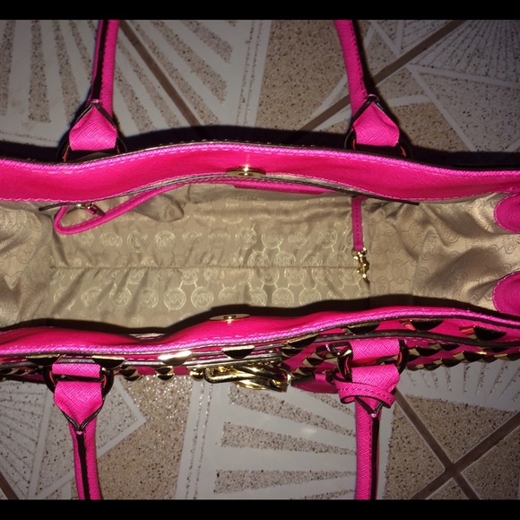 SOLD!! MK Zinnia Pink Pyramid Studded Hamilton - Picture 3 of 3