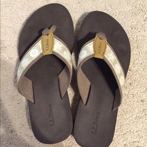 LL Bean flip flops size 6