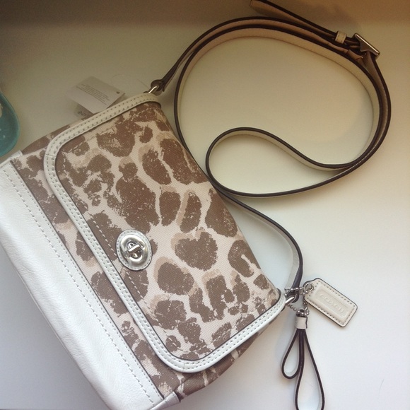 Coach Handbags - Coach Giraffe Print Crossbody 00062