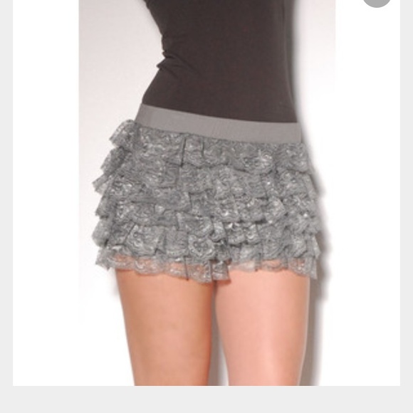 Turquoise ruffle short