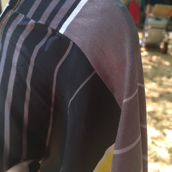 Blouse - Picture 3 of 3