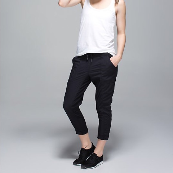 Lululemon street to studio pant