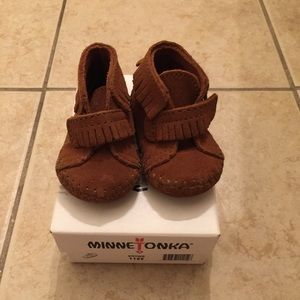 Minnetonka tan moccasins