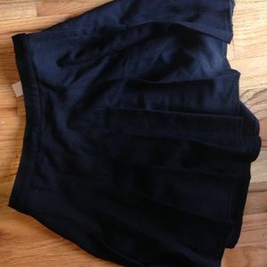Black pleated skirt