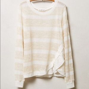 Clu and Willoughby Layla Pullover Ruffle Button M