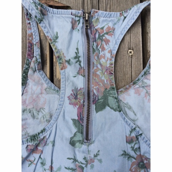 🚫SOLD🚫🌸 floral chambray romper 🌸 - Picture 2 of 3