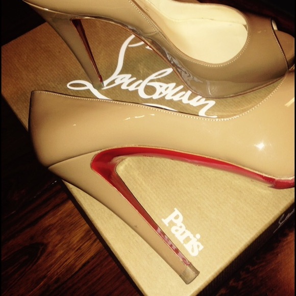 Christian Loubutins Nude Pumps - Picture 4 of 4