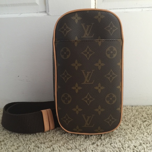Louis Vuitton Handbags - 💰 SOLD 💰💯AUTHENTIC LOUIS VUITTON POCHETTE