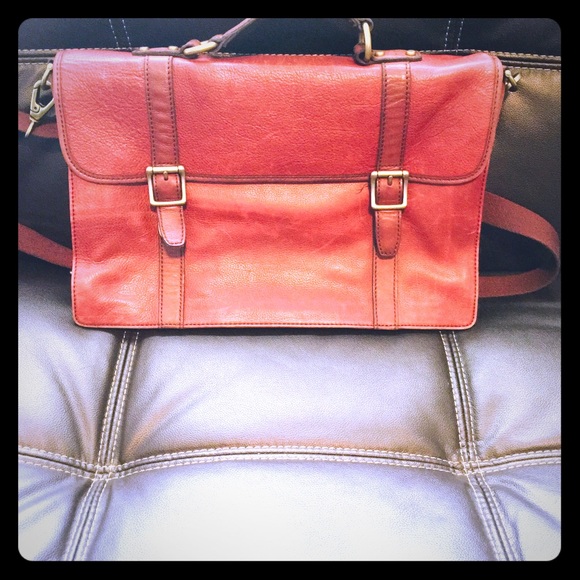 Red Fossil Distressed Leather Bag