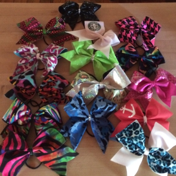 15 Cheer Bows