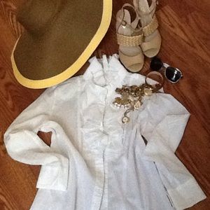 White blouse with beautiful details Eddie Bauer