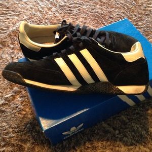Adidas men's 8.5 original speed sneakers