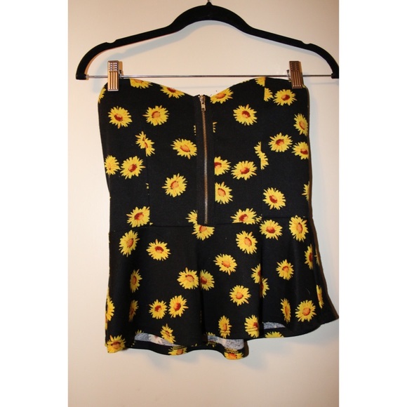 Black and Daisy strapless Peplum