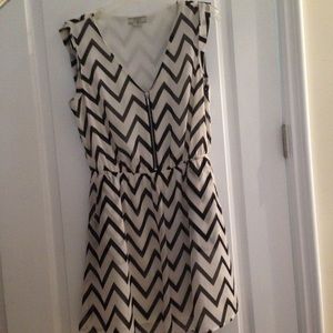Guess zig zag striped dress