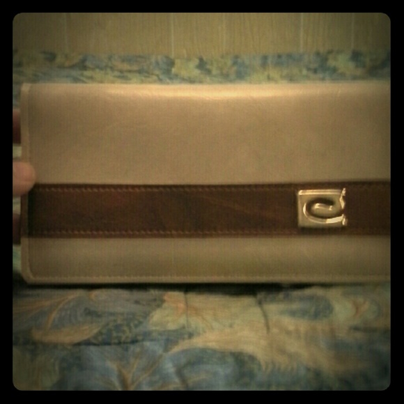 Antiqued saddle grain leather wallet