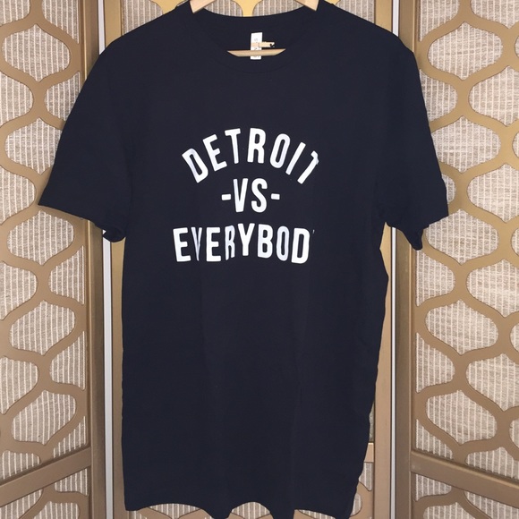 Detroit VS Everybody Black Tshirt -Mens Large NWT