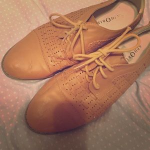 Camel Lace-up Oxfords