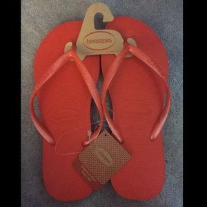 💥BUNDLE!💥 2 Brand NWT Havaiana Flip Flops!!