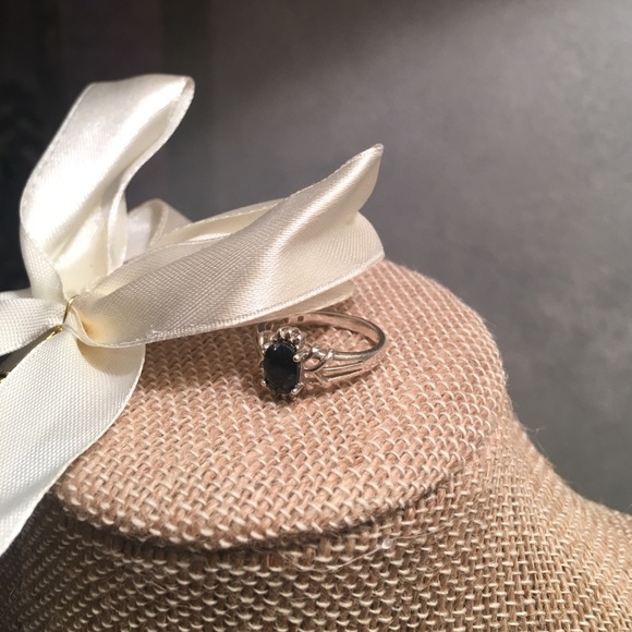 Sterling Silver Ring Size 5 Onyx - Picture 4 of 4