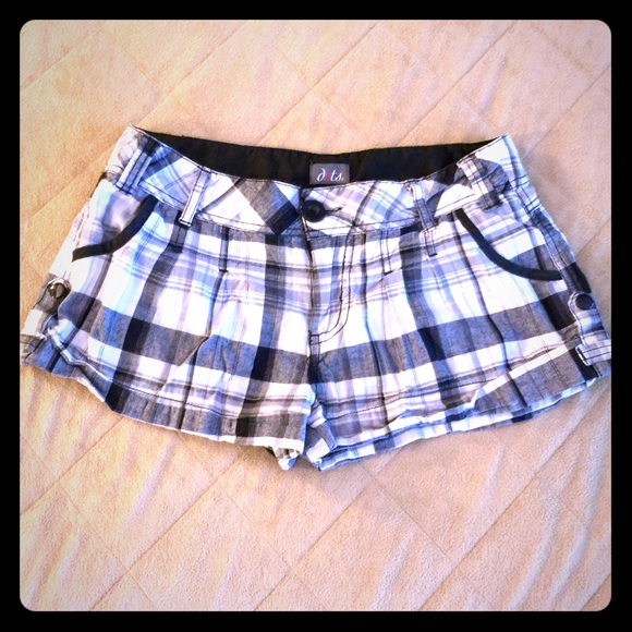 Black & white plaid shorts w/ snap fold over hems