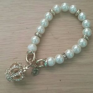 Bracelet with pearl cream and gold