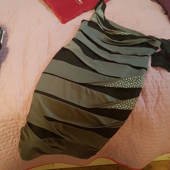 Grey & black dress - Picture 2 of 4