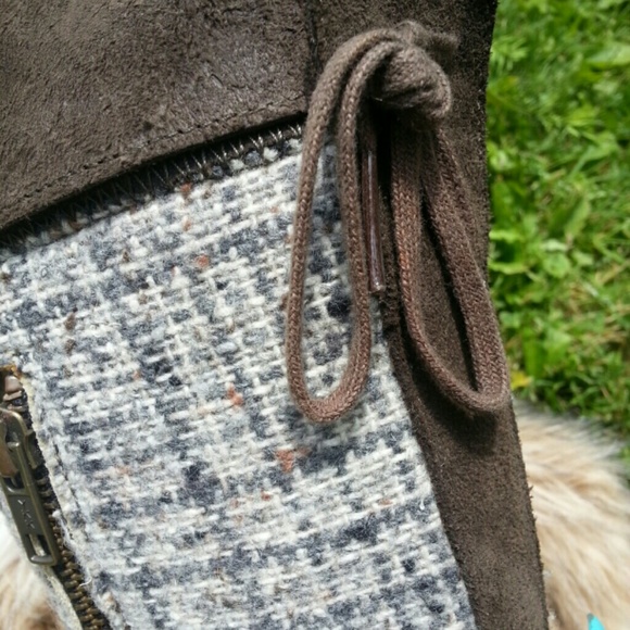 Gorgeous knee high lace up heel riding boots - Picture 4 of 4