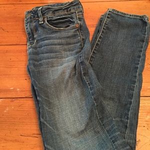 American eagle medium wash skinny jeans