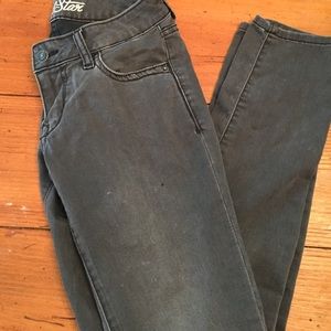 Super skinny grey jeggings
