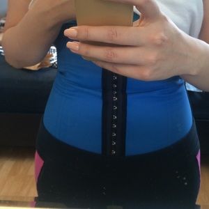 Waist cincher