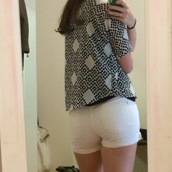 Geometric top - Picture 2 of 3